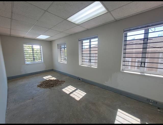 218M² OFFICE TO LET IN CRAIGHALL